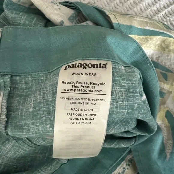 Patagonia Women's Garden Island Cropped Waist Tie Tropical Print Pants Size L - Picture 6 of 8